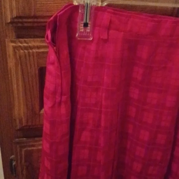 NEIMAN MARCUS RED 2 PIECE - Picture 5 of 5